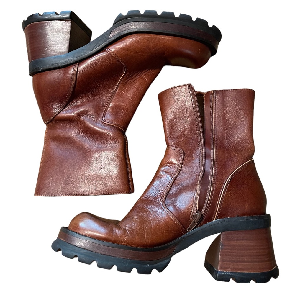 Size 9 Steve Madden vintage chunky platform boots brown leather